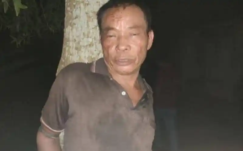 অভিযুক্ত ব্যক্তি আহত অবস্থায়, কক্সবাজারে হত্যাকাণ্ডের ঘটনাস্থল।. Channel i News - চ্যানেল আই নিউজ