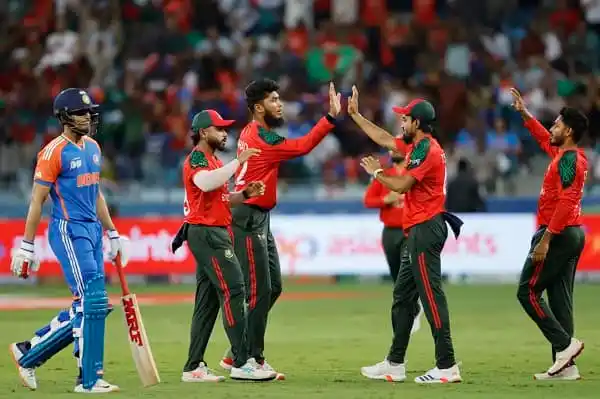 বাংলাদেশ ক্রিকেট দলের খেলোয়াড়রা উল্লাসে মেতে উঠেছে. Channel i News - চ্যানেল আই নিউজ