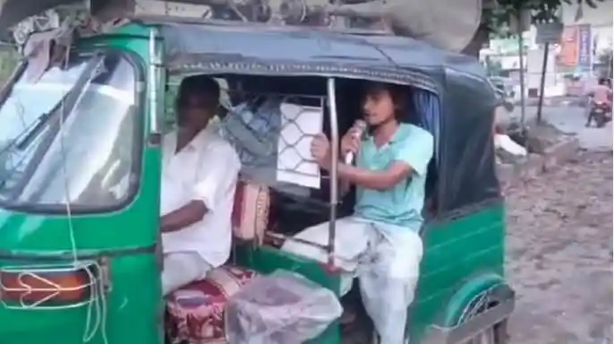 চট্টগ্রামে রিকশা চালকদের দুর্দশা ও যানজটের ছবি. Channel i News - চ্যানেল আই নিউজ
