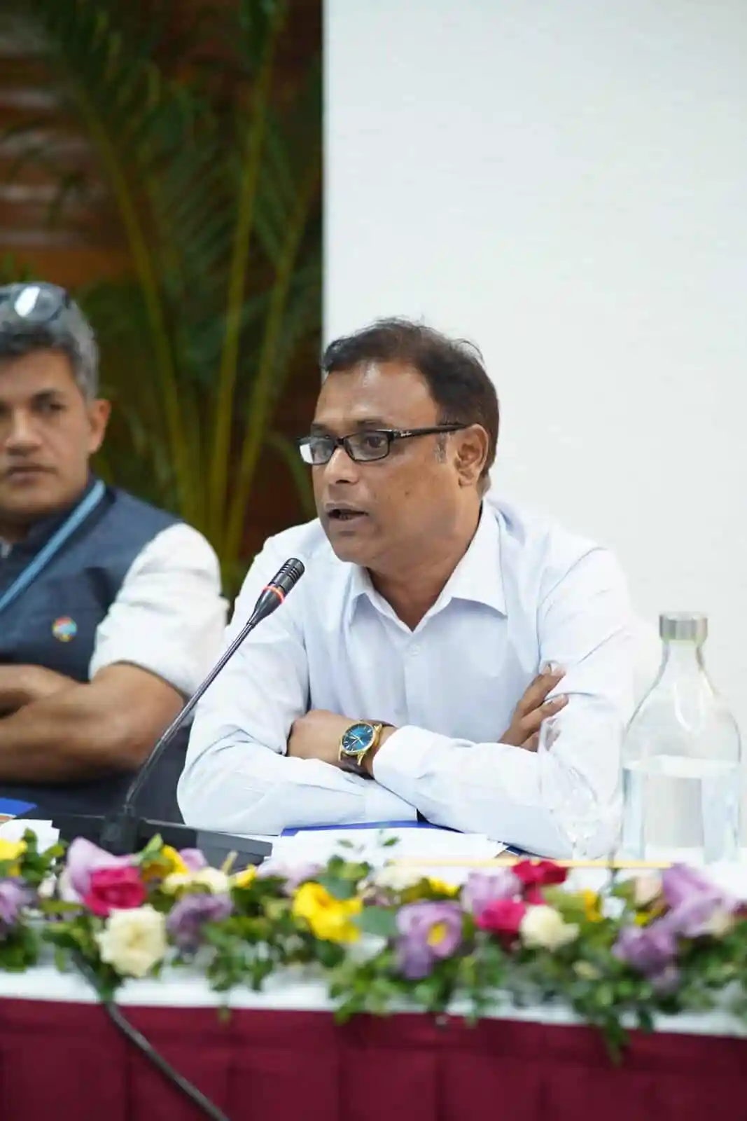 প্রধান বক্তা গ্রাম আদালত নিয়ে আলোচনা করছেন, পাশে অন্য একজন উপস্থিত. Channel i News - চ্যানেল আই নিউজ