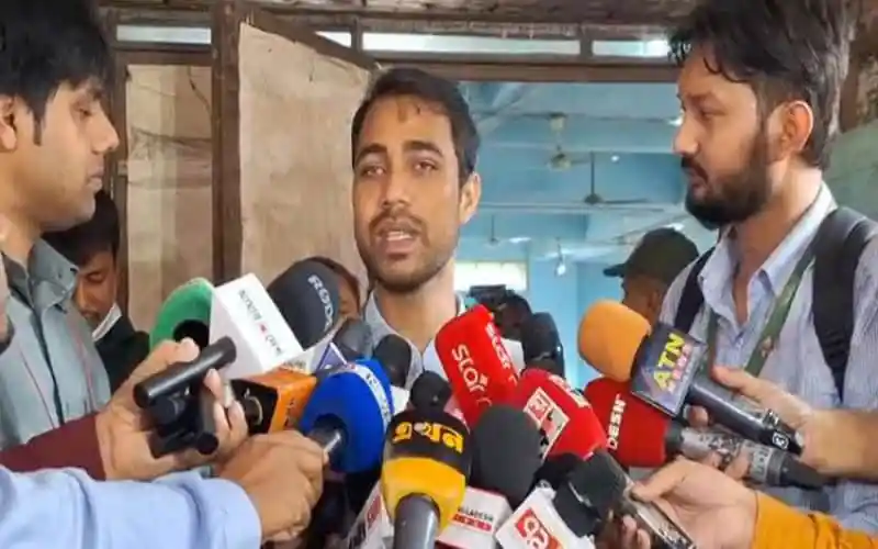 ছাত্রদল সমর্থিত প্যানেলের জরুরি সংবাদ সম্মেলনে বক্তা. Channel i News - চ্যানেল আই নিউজ