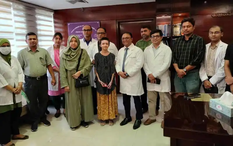 বিশেষজ্ঞ ও চিকিৎসকরা বার্ন ইনস্টিটিউটে উপস্থিত।. Channel i News - চ্যানেল আই নিউজ