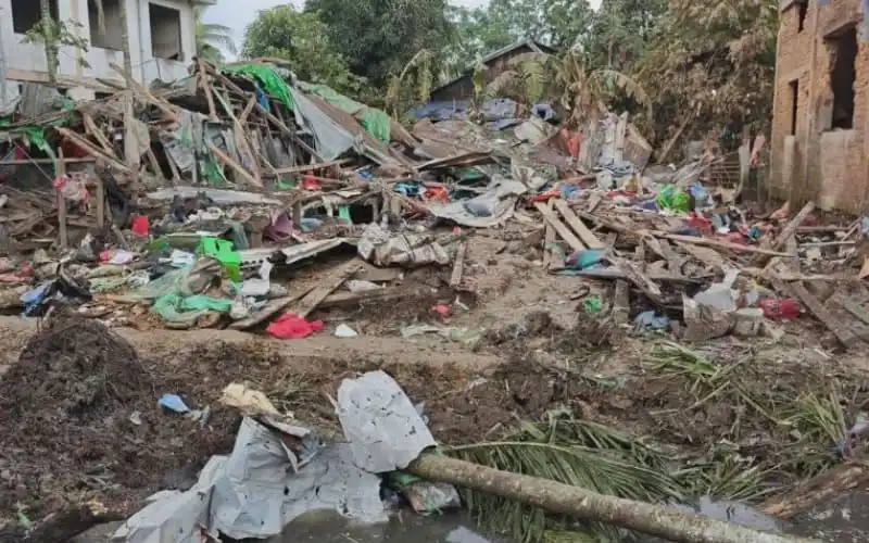 মিয়ানমারে স্কুলের ধ্বংসস্তূপ ও ক্ষতিগ্রস্ত এলাকা. Channel i News - চ্যানেল আই নিউজ
