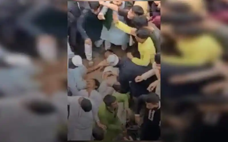 চট্টগ্রামে জুলুসে পদদলিত হয়ে নিহত ২, আহত অনেক. Channel i News - চ্যানেল আই নিউজ