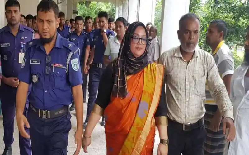 সাংবাদিক নির্যাতনের মামলায় কুড়িগ্রামের যুগ্মসচিবের বরখাস্তের ঘটনা. Channel i News - চ্যানেল আই নিউজ