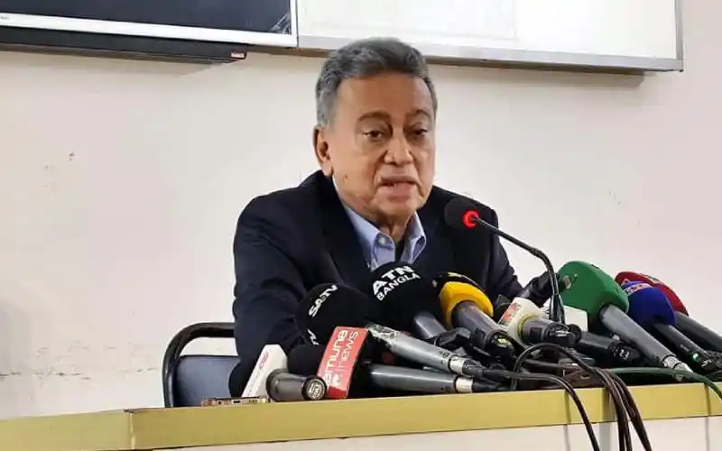 আমীর খসরু সংবাদ সম্মেলনে বক্তব্য দিচ্ছেন. Channel i News - চ্যানেল আই নিউজ