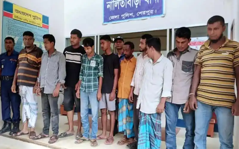 পিডিবির তার চুরির অভিযোগে গ্রেপ্তার ৯ জনের ছবি. Channel i News - চ্যানেল আই নিউজ