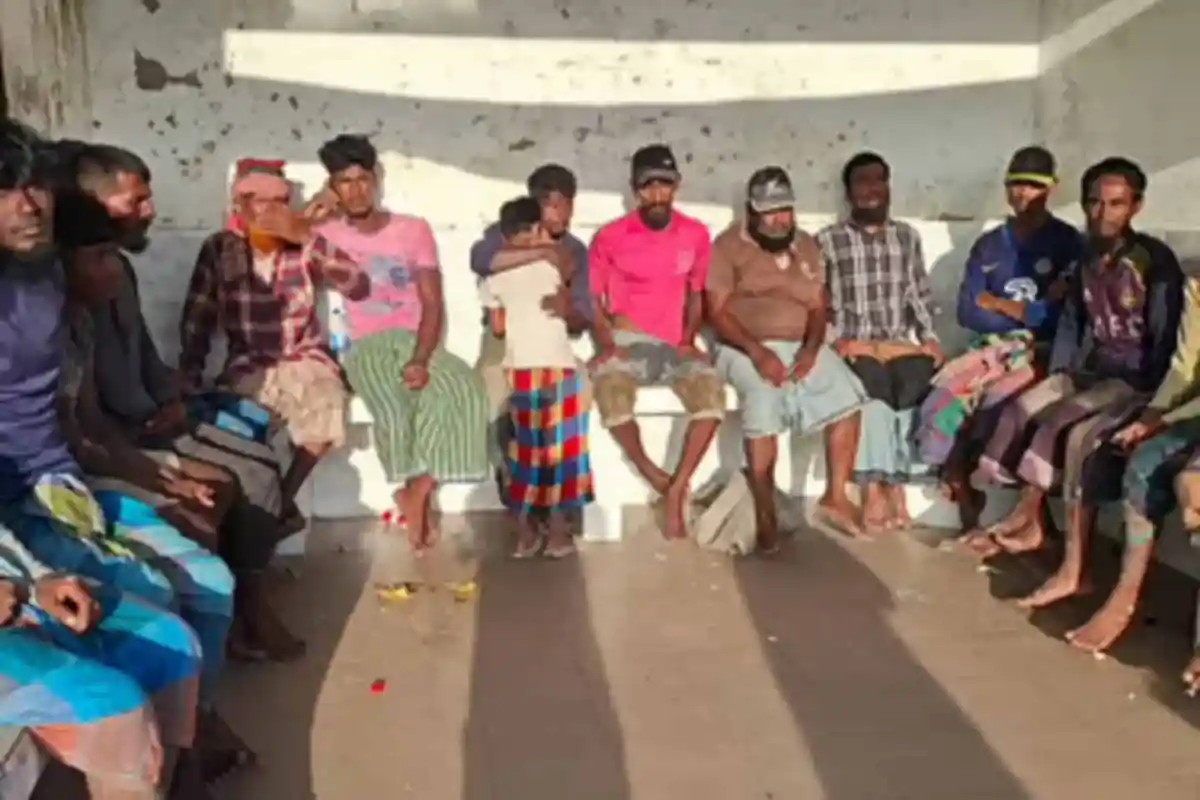 আরাকান আর্মির হাত থেকে পালিয়ে আসা ১৮ জেলেকে দেখুন. Channel i News - চ্যানেল আই নিউজ