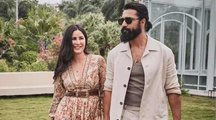 ভিকি-ক্যাটরিনা হাসিমুখে একসঙ্গে হাঁটছেন, সুন্দর উদ্যানের মাঝে. Channel i News - চ্যানেল আই নিউজ