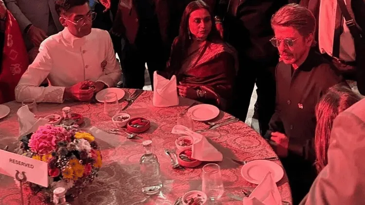 তিন বন্ধু রাষ্ট্রপতি ভবনে জাতীয় পুরস্কার গ্রহণের সময়।. Channel i News - চ্যানেল আই নিউজ