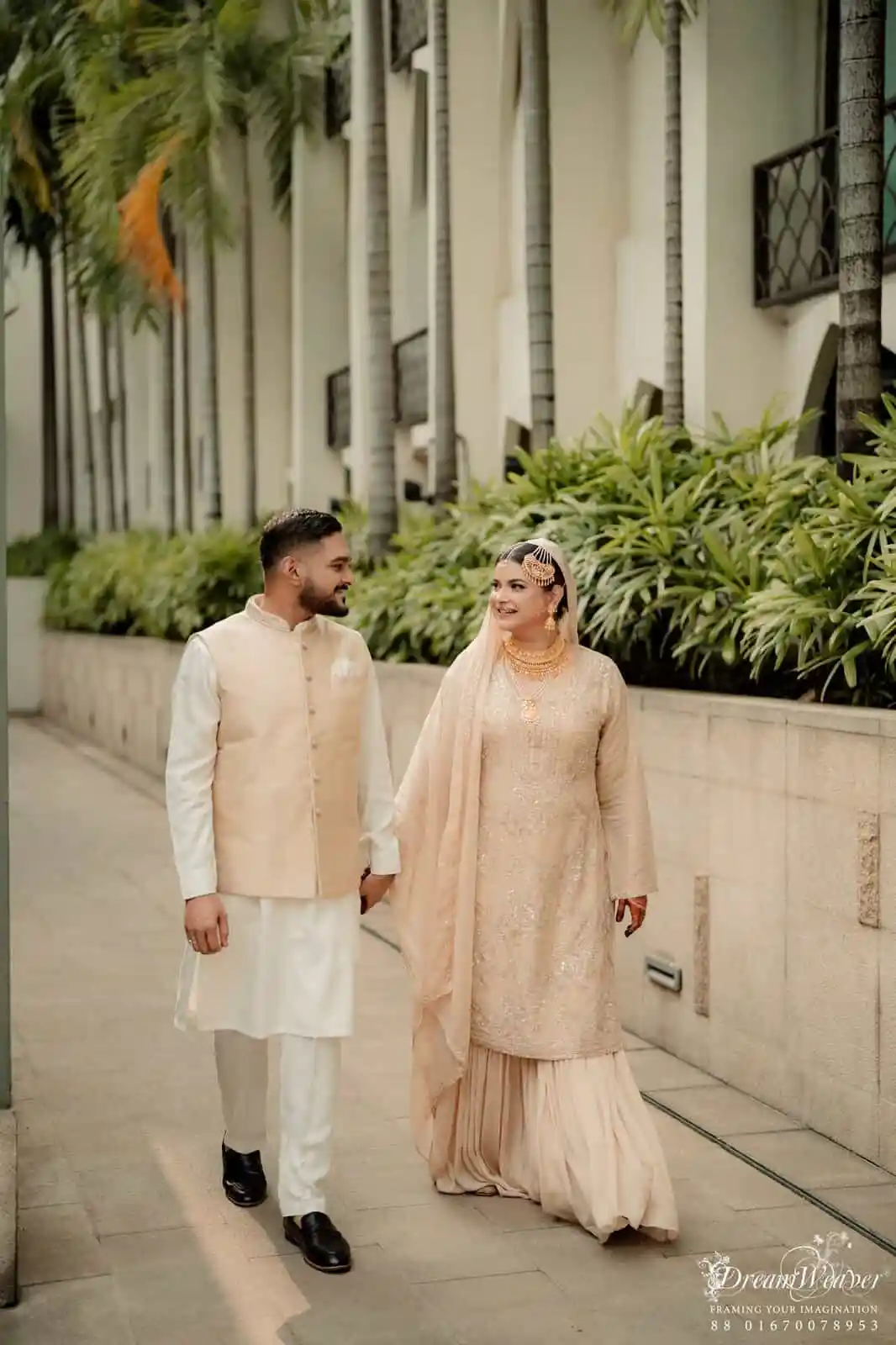 শবনম ফারিয়া ও তার স্বামী বিয়ের পর হাঁটছেন, খুশি ও প্রেমের মুহূর্ত. Channel i News - চ্যানেল আই নিউজ