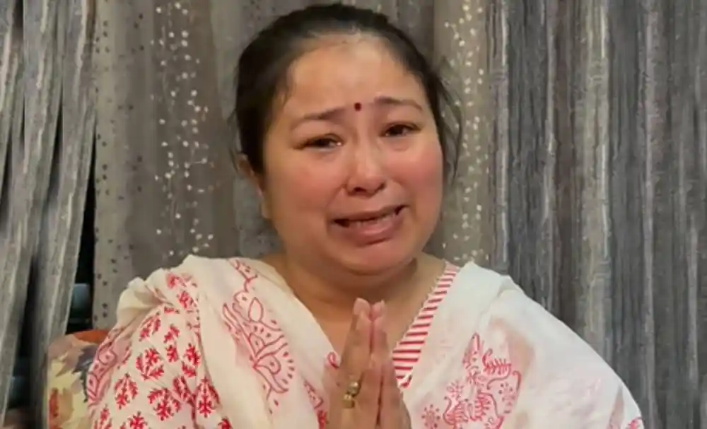 জুবিন পত্নীর স্ত্রী আবেগপ্রবণভাবে প্রার্থনা করছেন. Channel i News - চ্যানেল আই নিউজ
