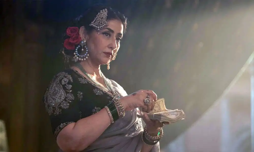 অভিনেত্রী পর্দায় ধনরত্নের মতো গয়না পরিধান করে থাকেন. Channel i News - চ্যানেল আই নিউজ