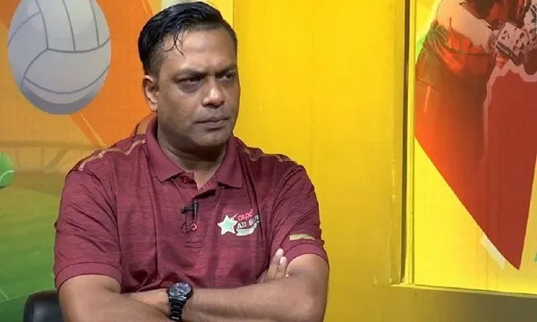 নির্বাচক হাসিবুলের ছবি, তিনি ভাবুক মুখে বসে আছেন. Channel i News - চ্যানেল আই নিউজ