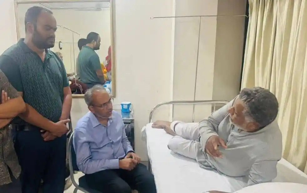 চিকিৎসাধীন লুৎফর রহমানের সঙ্গে সাক্ষাৎকারে মির্জা ফখরুল. Channel i News - চ্যানেল আই নিউজ