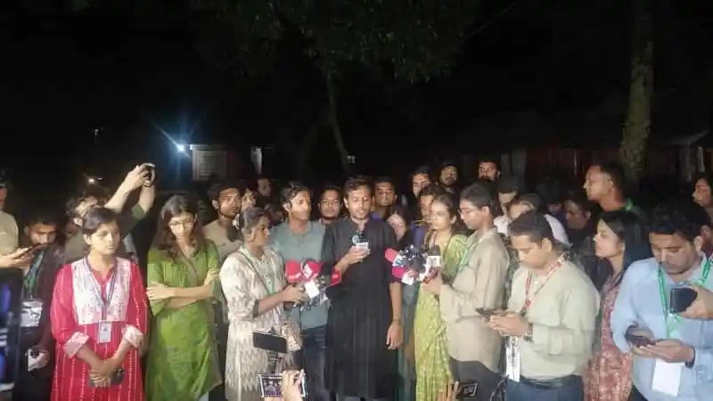 ছাত্রদলের জাকসু নির্বাচন বর্জন নিয়ে আলোচনা করছে ছাত্রনেতারা. Channel i News - চ্যানেল আই নিউজ