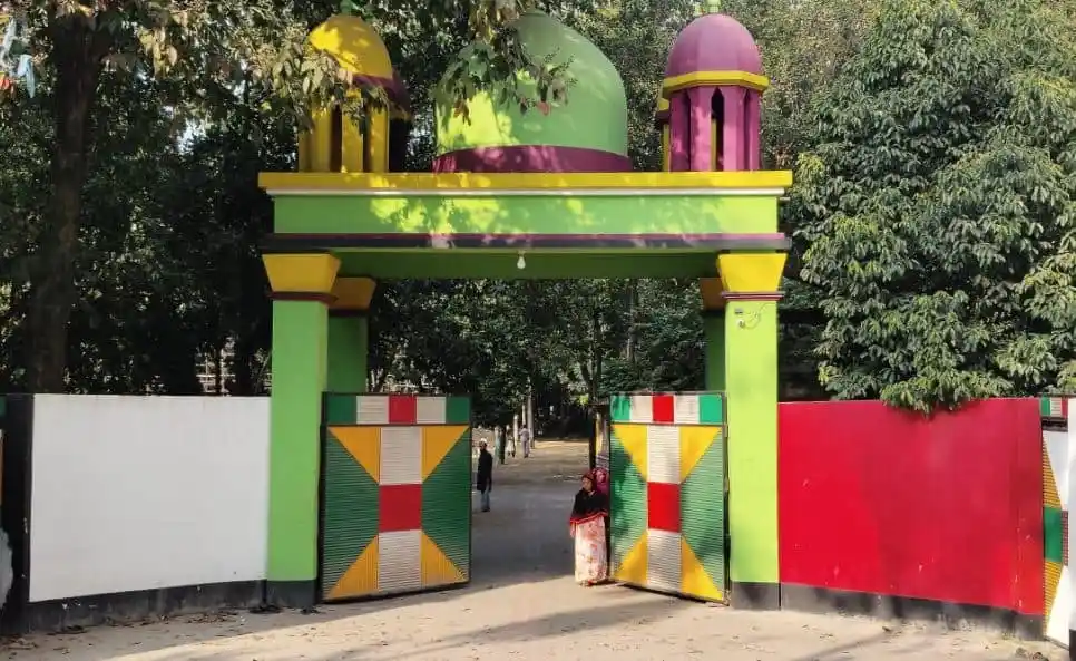 দর্শনার্থীদের জন্য বর্ণাঢ্য গেট ও প্রবেশদ্বার, বর্ণাঢ্য সাজসজ্জা সহ. Channel i News - চ্যানেল আই নিউজ