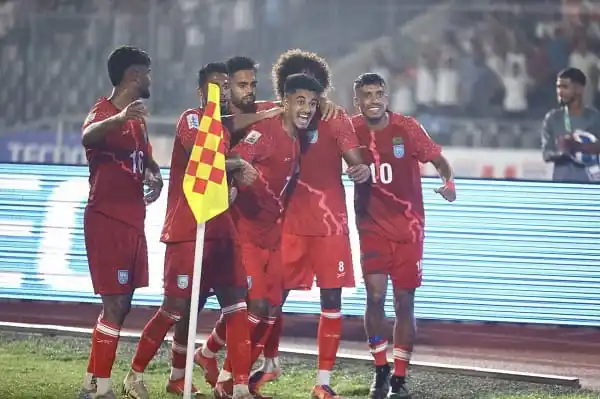 বাংলাদেশ ফুটবল দলের খেলোয়াড়রা গোল উদযাপন করছে. Channel i News - চ্যানেল আই নিউজ