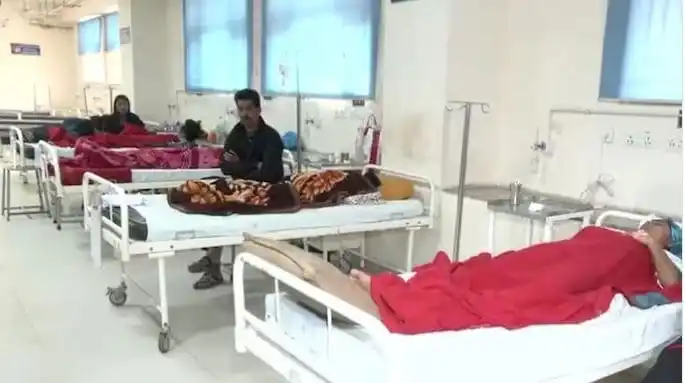 দুর্ঘটনায় আহত শিশুরা হাসপাতালে চিকিৎসাধীন. Channel i News - চ্যানেল আই নিউজ