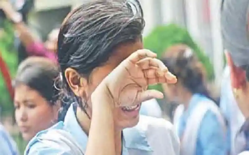 পরীক্ষার ফলাফল নিয়ে ছাত্রীর কাঁদা ও দুঃখ প্রকাশ. Channel i News - চ্যানেল আই নিউজ