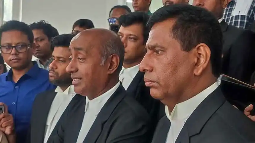 অভিযোগকারীদের সঙ্গে হাসিনা ও অন্য নেতারা আদালতে উপস্থিত. Channel i News - চ্যানেল আই নিউজ