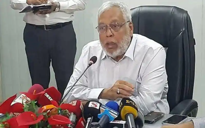 বিদ্যুৎ ও জ্বালানি উপদেষ্টার সংবাদ সম্মেলন, বিভিন্ন সংবাদমাধ্যমের ক্যামেরা ও মাইক্রোফোনের সামনে।. Channel i News - চ্যানেল আই নিউজ