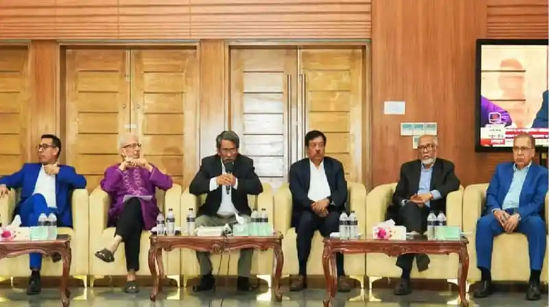নির্বাচনী আলোচনা সভায় অংশগ্রহণকারীরা আলোচনা করছেন. Channel i News - চ্যানেল আই নিউজ