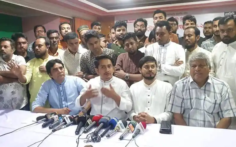 সারজিস আলম এনসিপি শাপলা প্রতীক নিয়ে নির্বাচনে অংশগ্রহণের ঘোষণা দেন।. Channel i News - চ্যানেল আই নিউজ