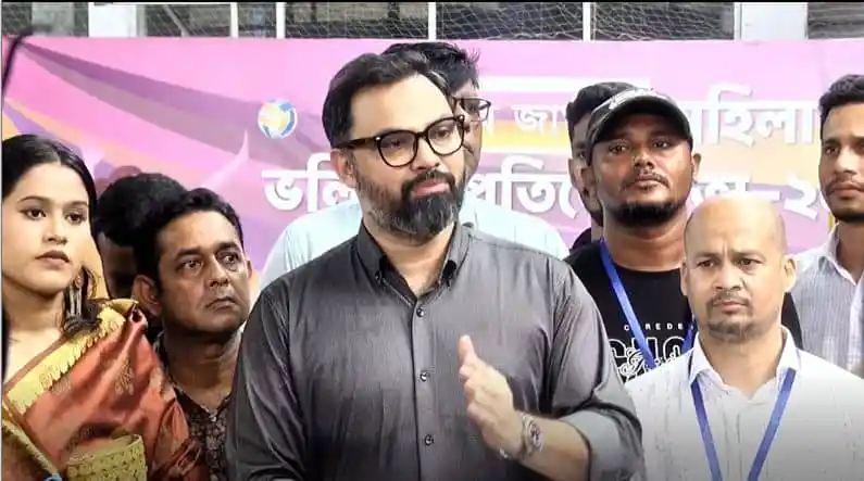 বিসিবি নির্বাচন নিয়ে আলোচনা করছেন আমিনুল হক ও অন্যরা. Channel i News - চ্যানেল আই নিউজ