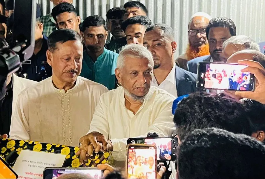 সৌদি আরবে ক্ষেপণাস্ত্র হামলায় নিহত প্রবাসীর পরিবারে মন্ত্রীর আর্থিক সহায়তা