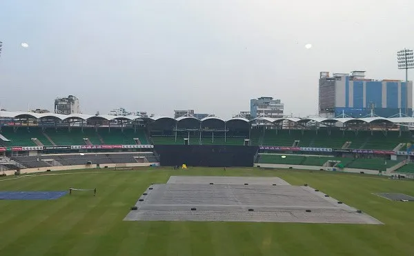 বাংলাদেশের মিরপুর স্টেডিয়ামের ক্রিকেট উইকেটের দৃশ্য. Channel i News - চ্যানেল আই নিউজ