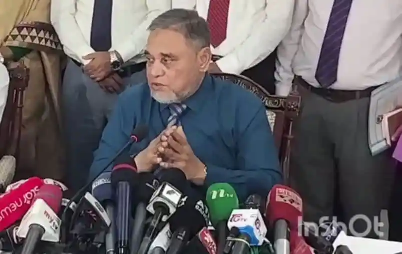 সিইসি কেএম নূরুল হুদা সাংবাদিকদের প্রশ্নের উত্তর দিচ্ছেন।. Channel i News - চ্যানেল আই নিউজ