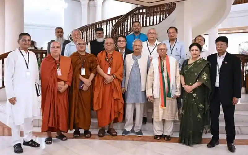 বাংলাদেশের বিভিন্ন ধর্মীয় নেতাদের সমন্বয়ে একটি গ্রুপ ছবি।. Channel i News - চ্যানেল আই নিউজ