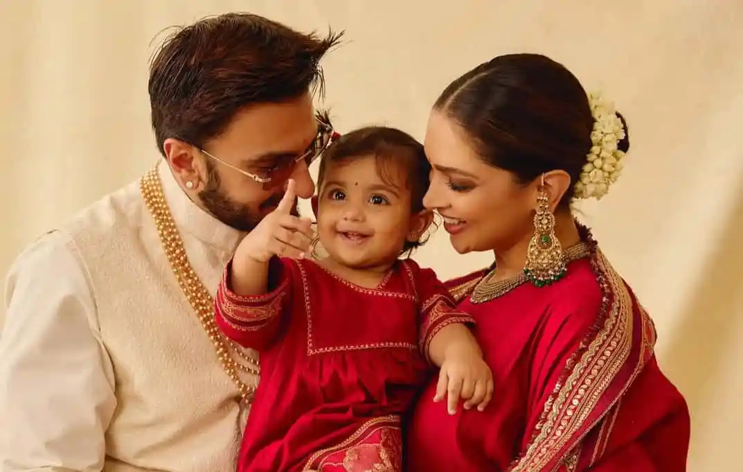দীপিকা-রণবীরের কন্যার সঙ্গে পরিবারের খুশির মুহূর্ত. Channel i News - চ্যানেল আই নিউজ