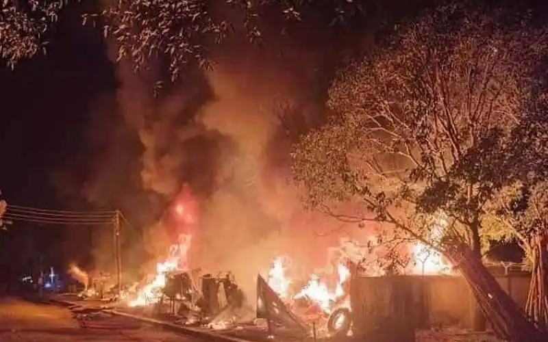 খাগড়াছড়িতে আগুনে পুড়ল জালিয়াপাড়া বাজারের ১৯ দোকান. Channel i News - চ্যানেল আই নিউজ