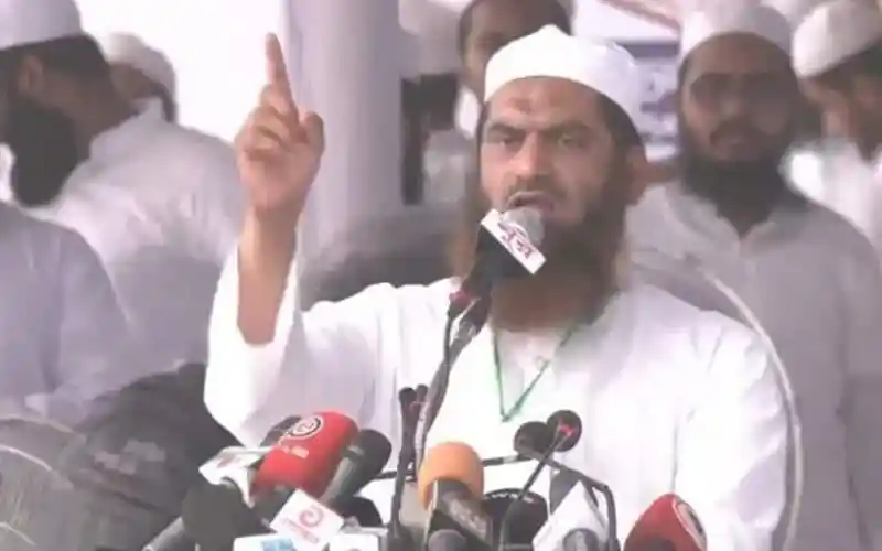 জামায়াতে ইসলামী সম্পর্কে হেফাজতের আমিরের বক্তব্য প্রদান করছেন একজন নেতা. Channel i News - চ্যানেল আই নিউজ