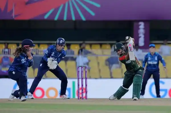 বাংলাদেশের ক্রিকেট দলের ব্যাটসম্যানের ব্যাটিং দৃশ্য. Channel i News - চ্যানেল আই নিউজ