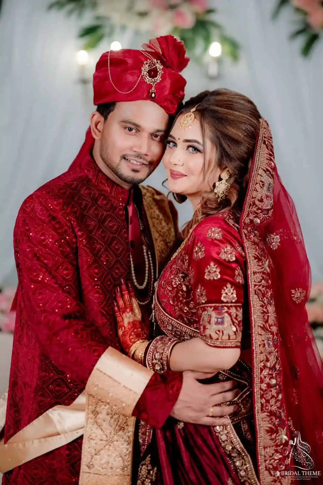 বিবাহিত দম্পতি সুন্দর পোশাকে একসঙ্গে ছবি তুলেছেন. Channel i News - চ্যানেল আই নিউজ