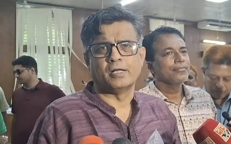 প্রেস সচিবের বক্তব্যের সময় সাংবাদিকদের সঙ্গে আলোচনা. Channel i News - চ্যানেল আই নিউজ