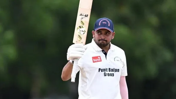 ক্রিকেটার রঞ্জি ট্রফিতে ব্যাট হাতে, প্রস্তুত খেলতে. Channel i News - চ্যানেল আই নিউজ