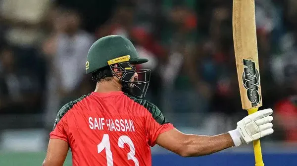 বাংলাদেশ ক্রিকেটার সাইফ হাসান ব্যাট হাতে শট খেলছেন. Channel i News - চ্যানেল আই নিউজ