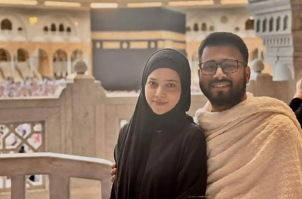 জাহিদ নিরব ও তার স্ত্রী মক্কায় পবিত্র হজ পালন করছেন. Channel i News - চ্যানেল আই নিউজ