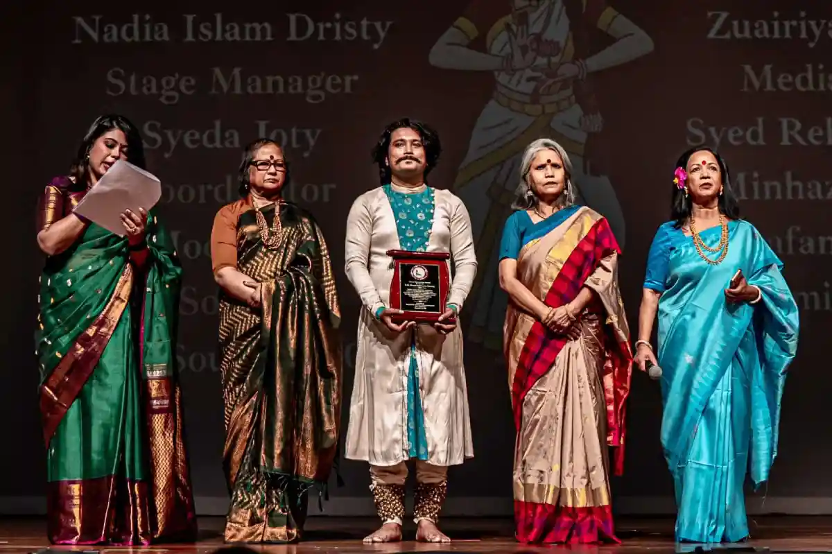 নৃত্যশৈলী ও সাংস্কৃতিক পরিবেশনায় নারীরা একসঙ্গে উপস্থিত।. Channel i News - চ্যানেল আই নিউজ