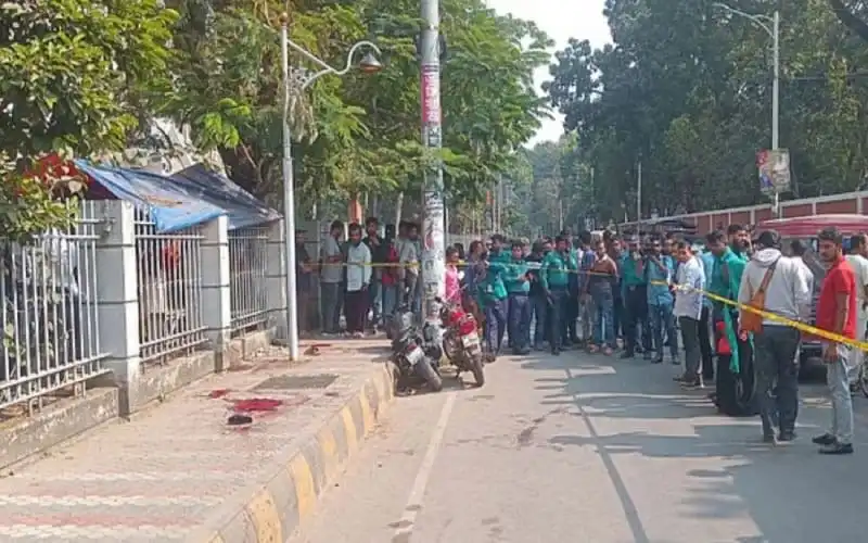 খুলনায় আদালত চত্বরে গুলিবিদ্ধ হয়ে নিহত ২ এর ঘটনাস্থল. Channel i News - চ্যানেল আই নিউজ