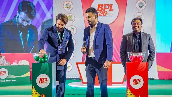 বিপিএলের নিলাম অনুষ্ঠিত, ক্রিকেটারদের নির্বাচনের দৃশ্য. Channel i News - চ্যানেল আই নিউজ