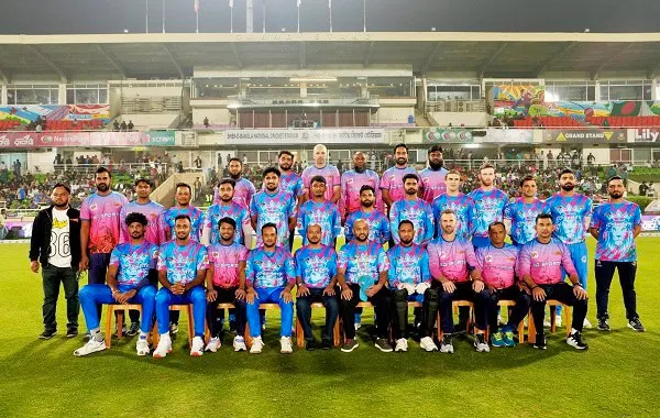 চিটাগং কিংসের ক্রিকেট দল মাঠে প্রস্তুত, নতুন জার্সিতে. Channel i News - চ্যানেল আই নিউজ