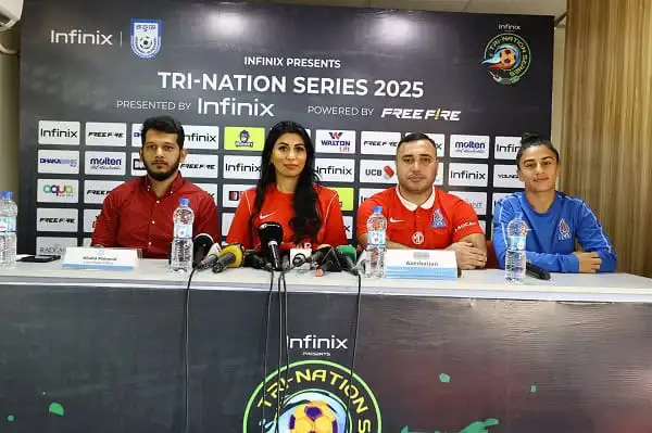 বাংলাদেশের ফুটবল দলের খেলোয়াড়রা প্রেস কনফারেন্সে অংশগ্রহণ করছে. Channel i News - চ্যানেল আই নিউজ