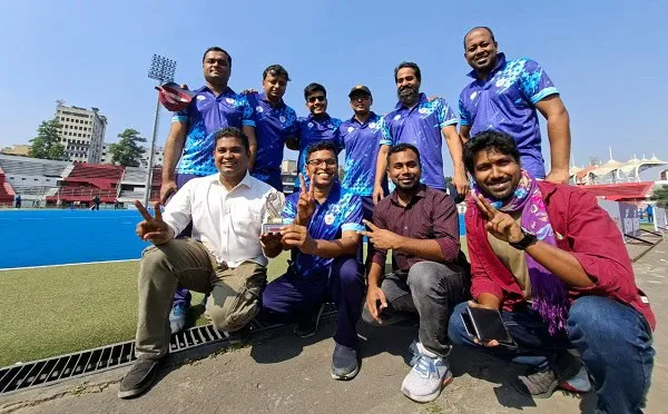 বাংলাদেশের ক্রিকেট দলের খেলোয়াড়রা মাঠে প্রস্তুত।. Channel i News - চ্যানেল আই নিউজ