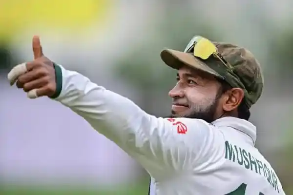বাংলাদেশ ক্রিকেটার মুশফিকুর রহিমের প্রশংসায় সাবেক কোচ হোয়াটমোর-হাথুরুসিংহে. Channel i News - চ্যানেল আই নিউজ