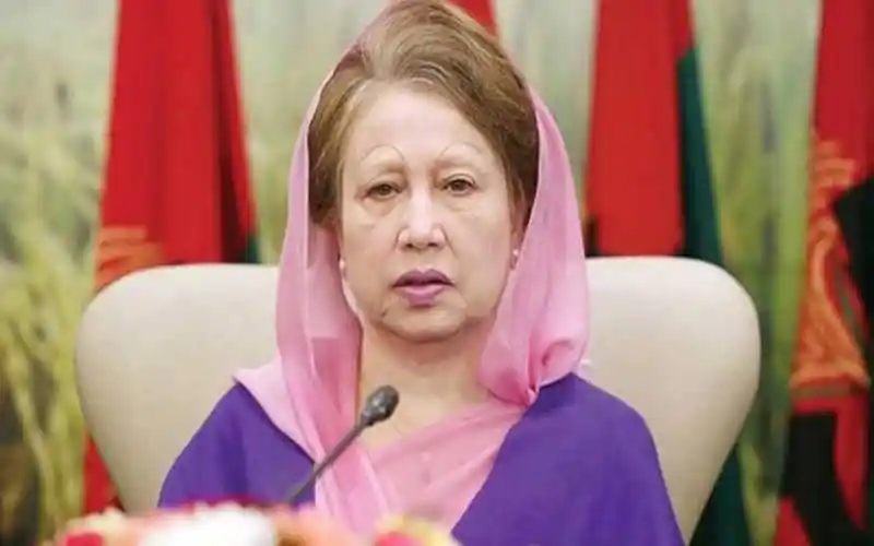 খালেদা জিয়া সশস্ত্র বাহিনী দিবসের অনুষ্ঠানে উপস্থিত. Channel i News - চ্যানেল আই নিউজ